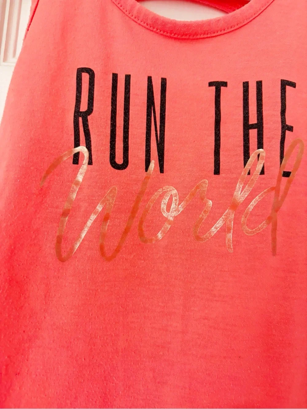 Girls small (6/7) old navy orange run the world tank